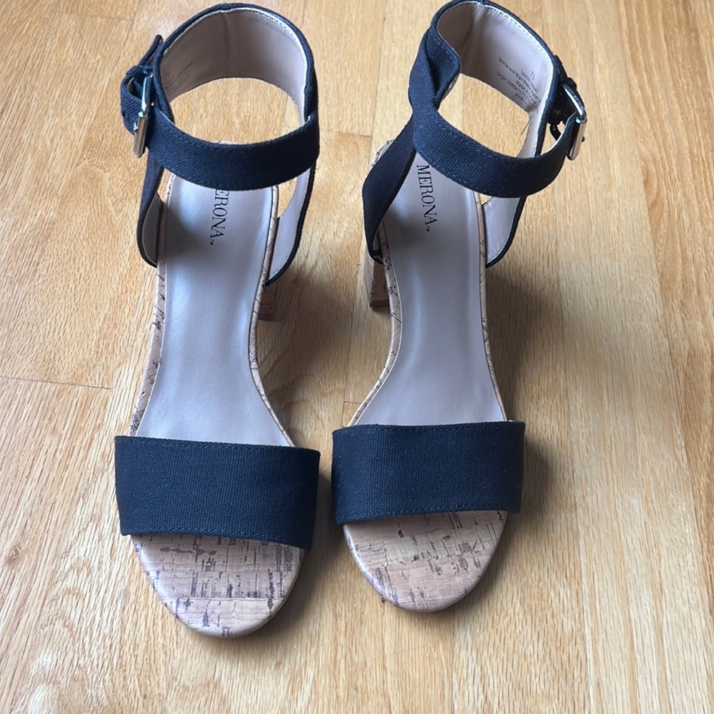 ▪️ Women Sandal